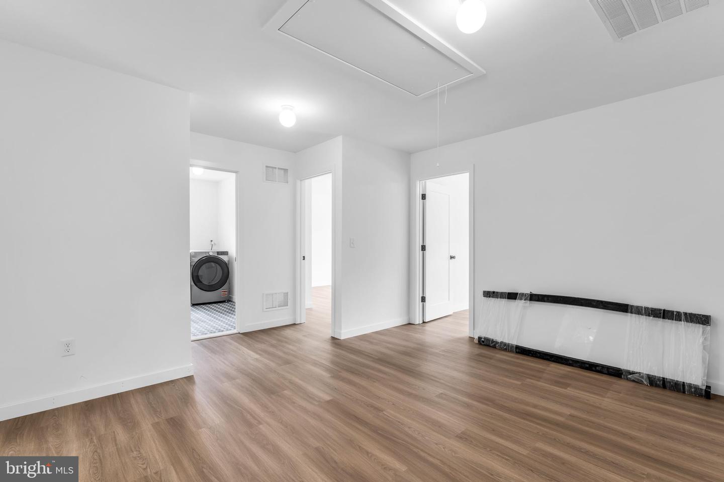 399 Southern Blvd Property Photo 14