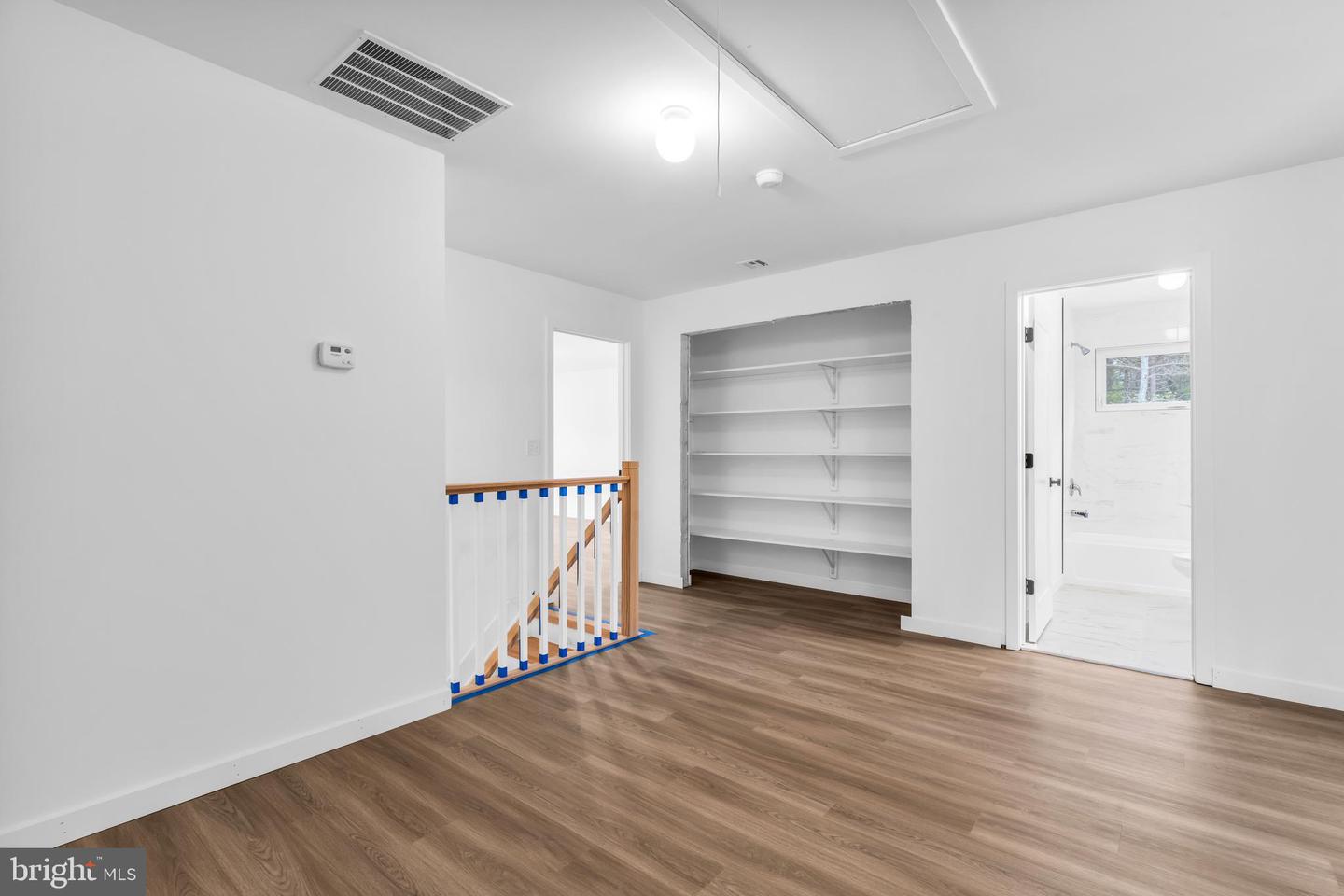 399 Southern Blvd Property Photo 15