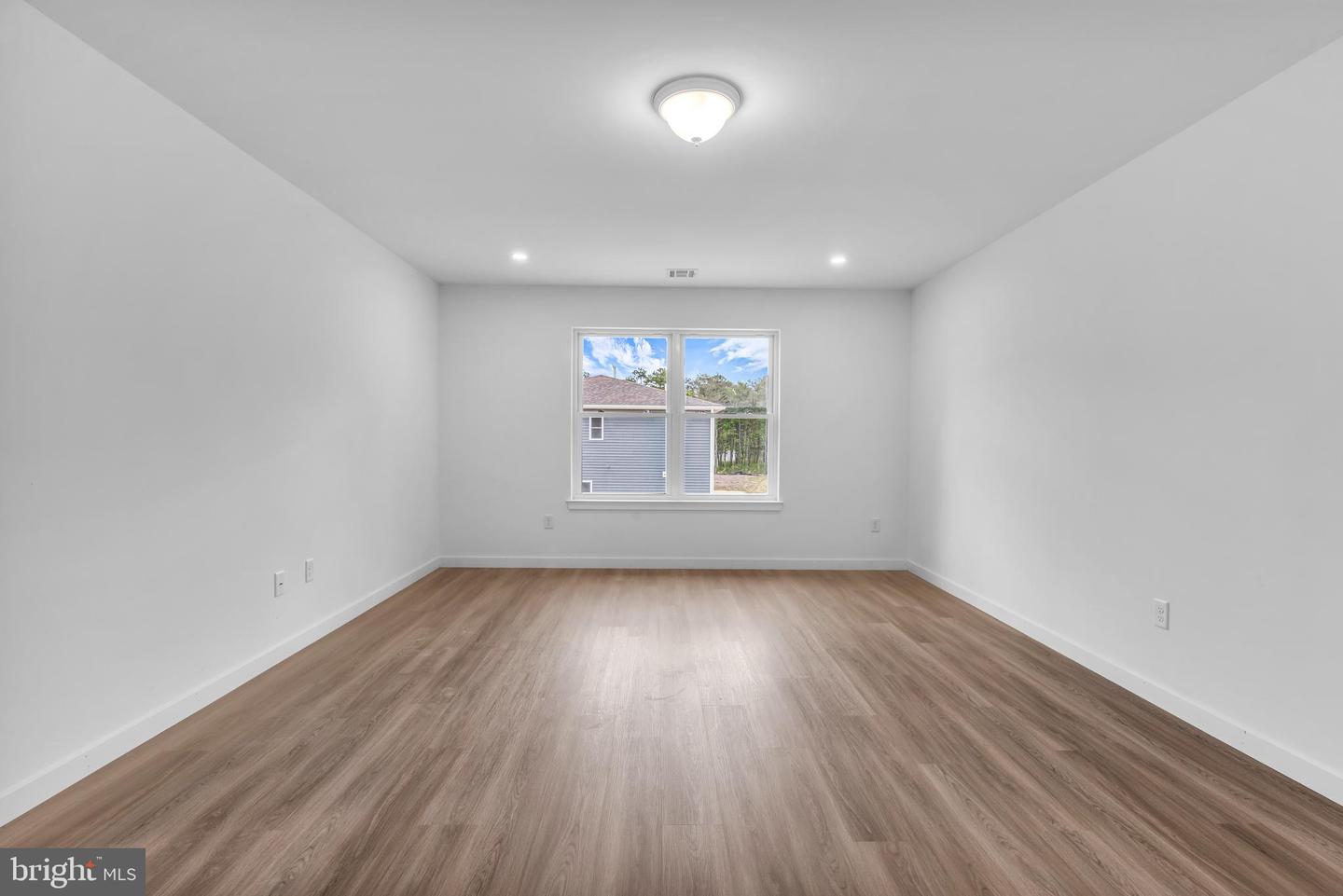 399 Southern Blvd Property Photo 16