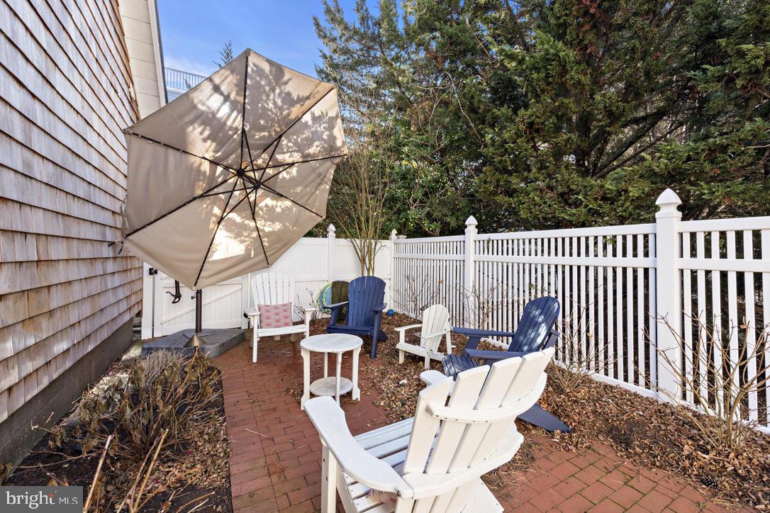 112 8th St Property Photo 12