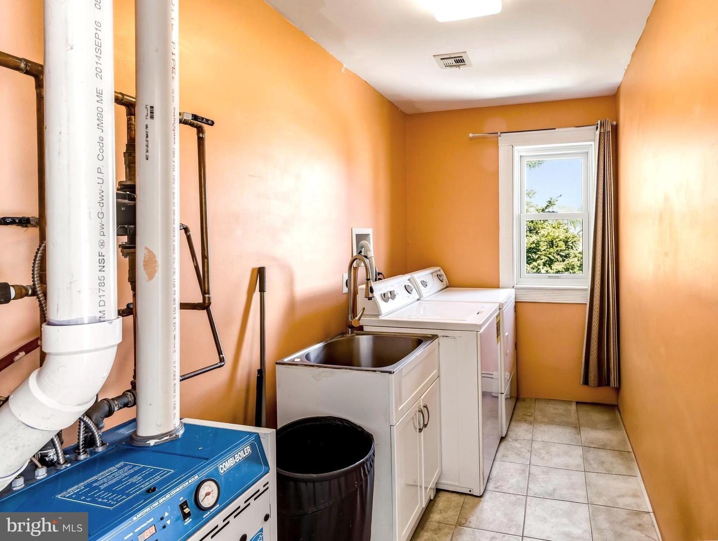 2 Spar Ct Property Photo 9