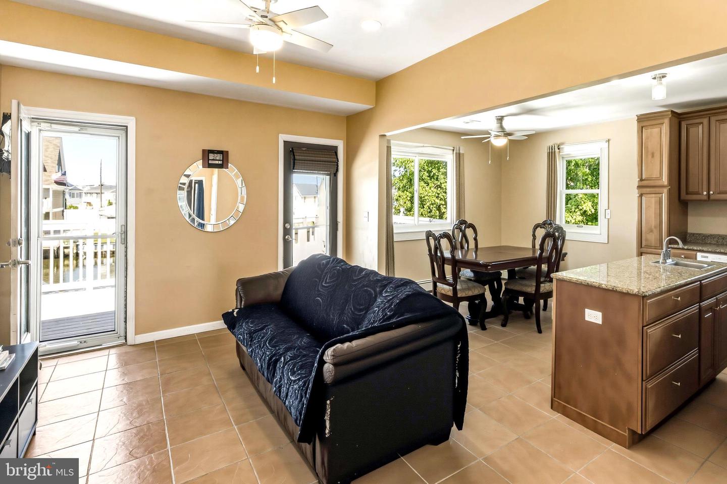 2 Spar Ct Property Photo 10