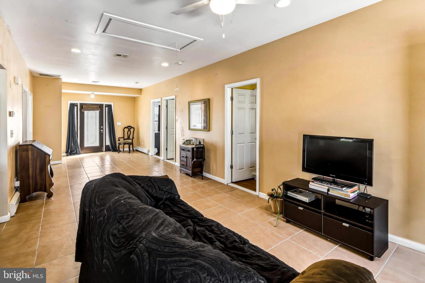 2 Spar Ct Property Photo 12