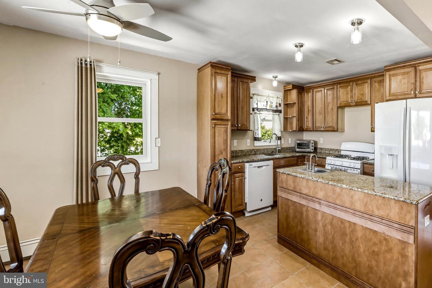 2 Spar Ct Property Photo 14