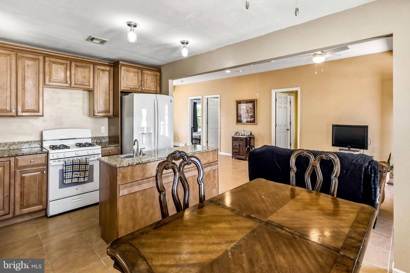 2 Spar Ct Property Photo 15