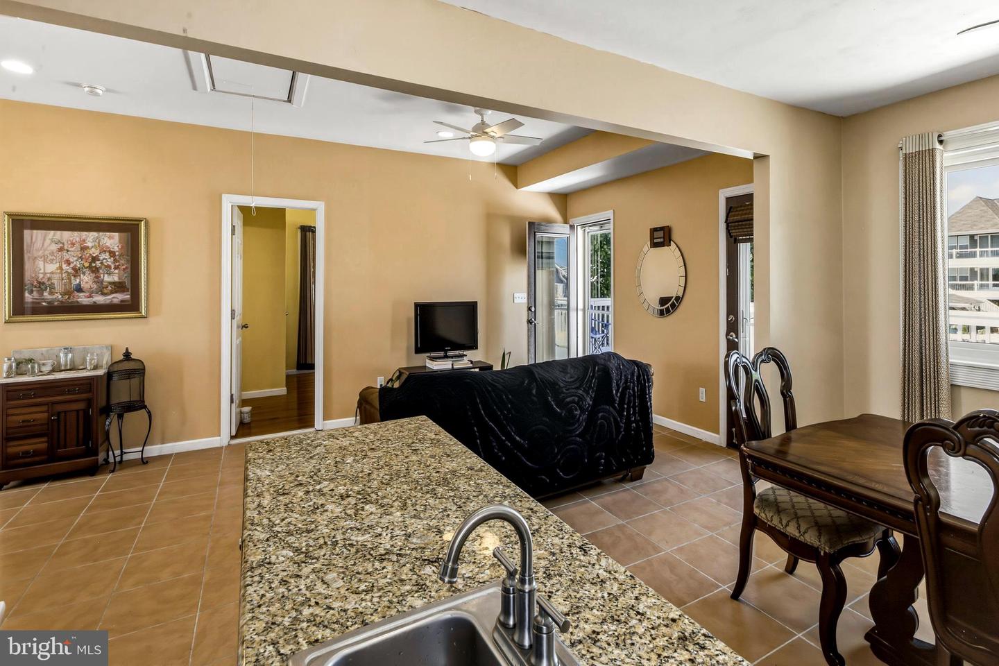 2 Spar Ct Property Photo 16