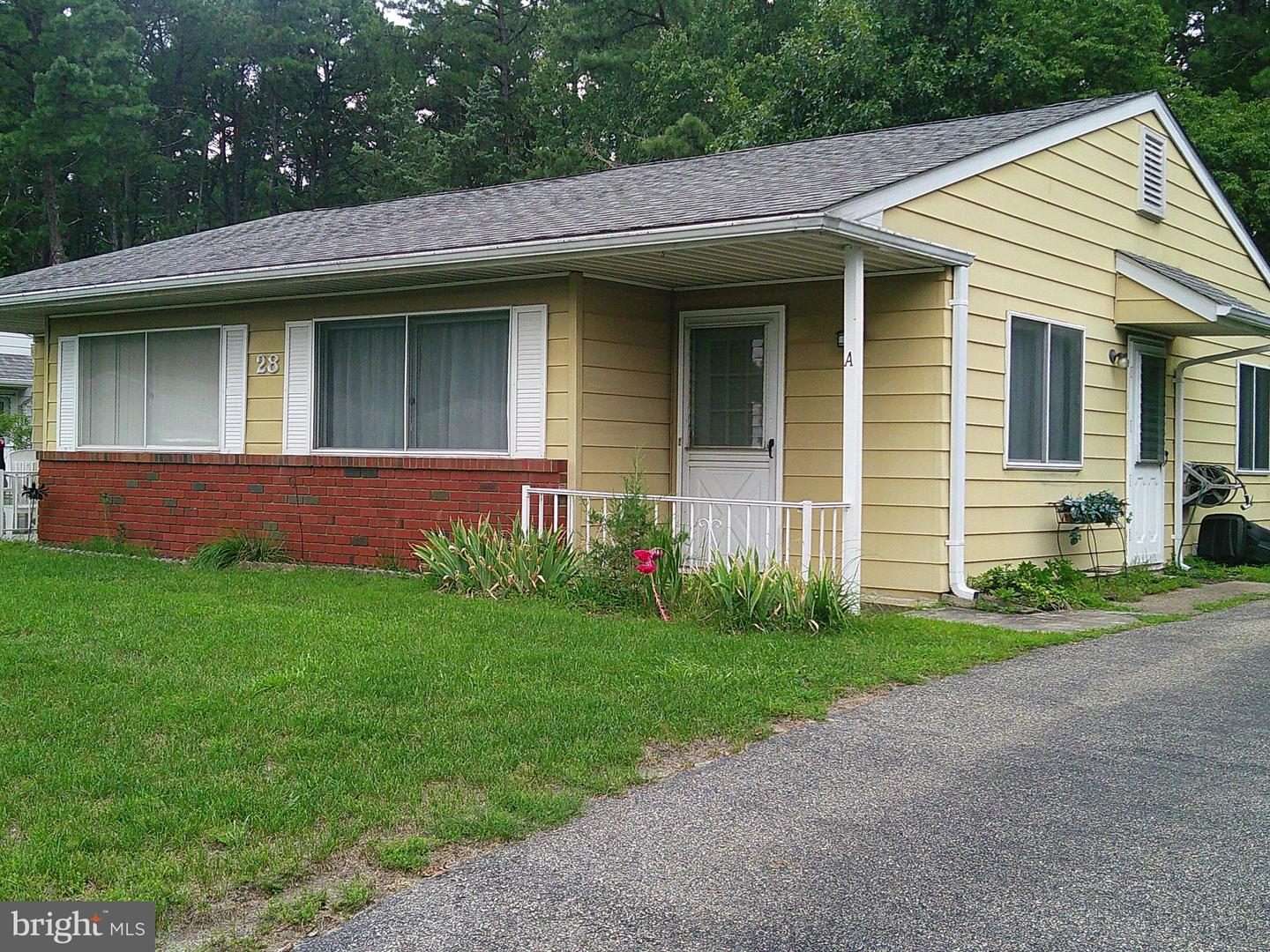 28 Maine Ave #a Property Photo 1