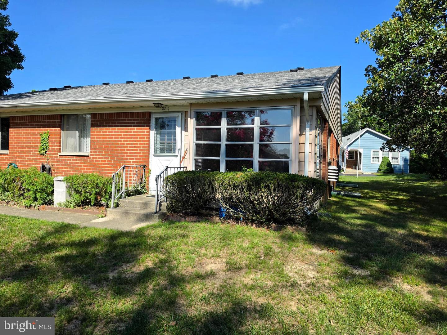 27 Salem Dr #c Property Photo 1