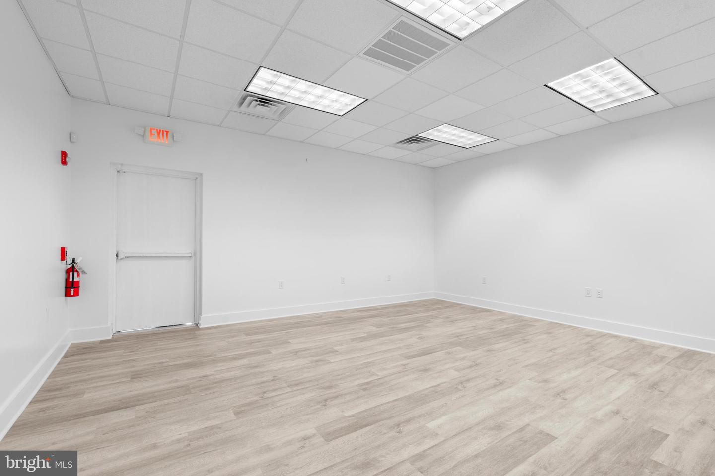 482 Brick Blvd Property Photo 13