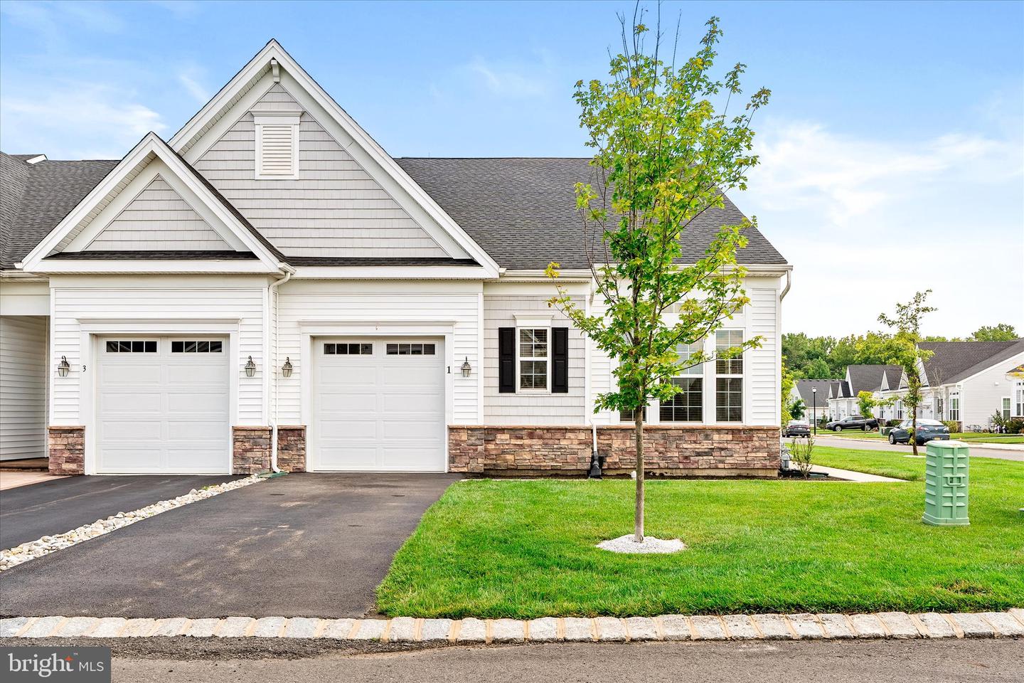 1 AQUEDUCT BLVD Property Photo 1