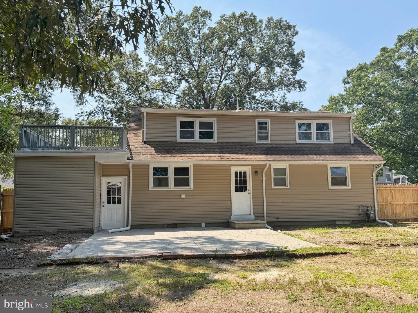 253 Shore Blvd Property Photo 4