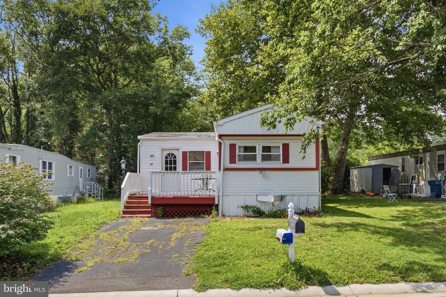 39 ANTONIA DR