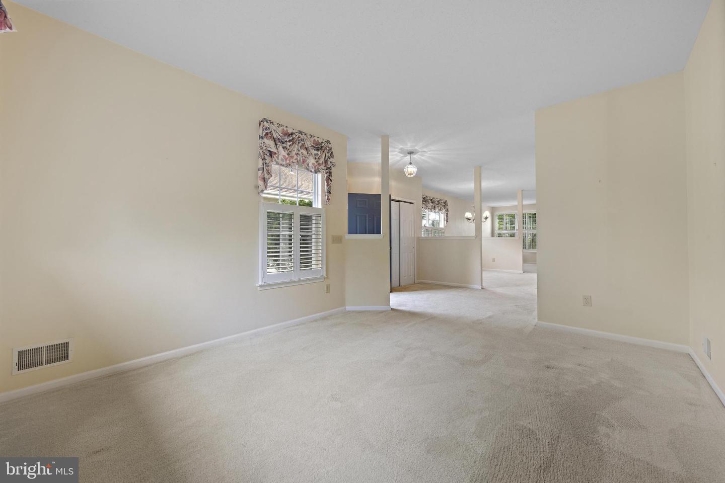 88 Robin La Property Photo 5