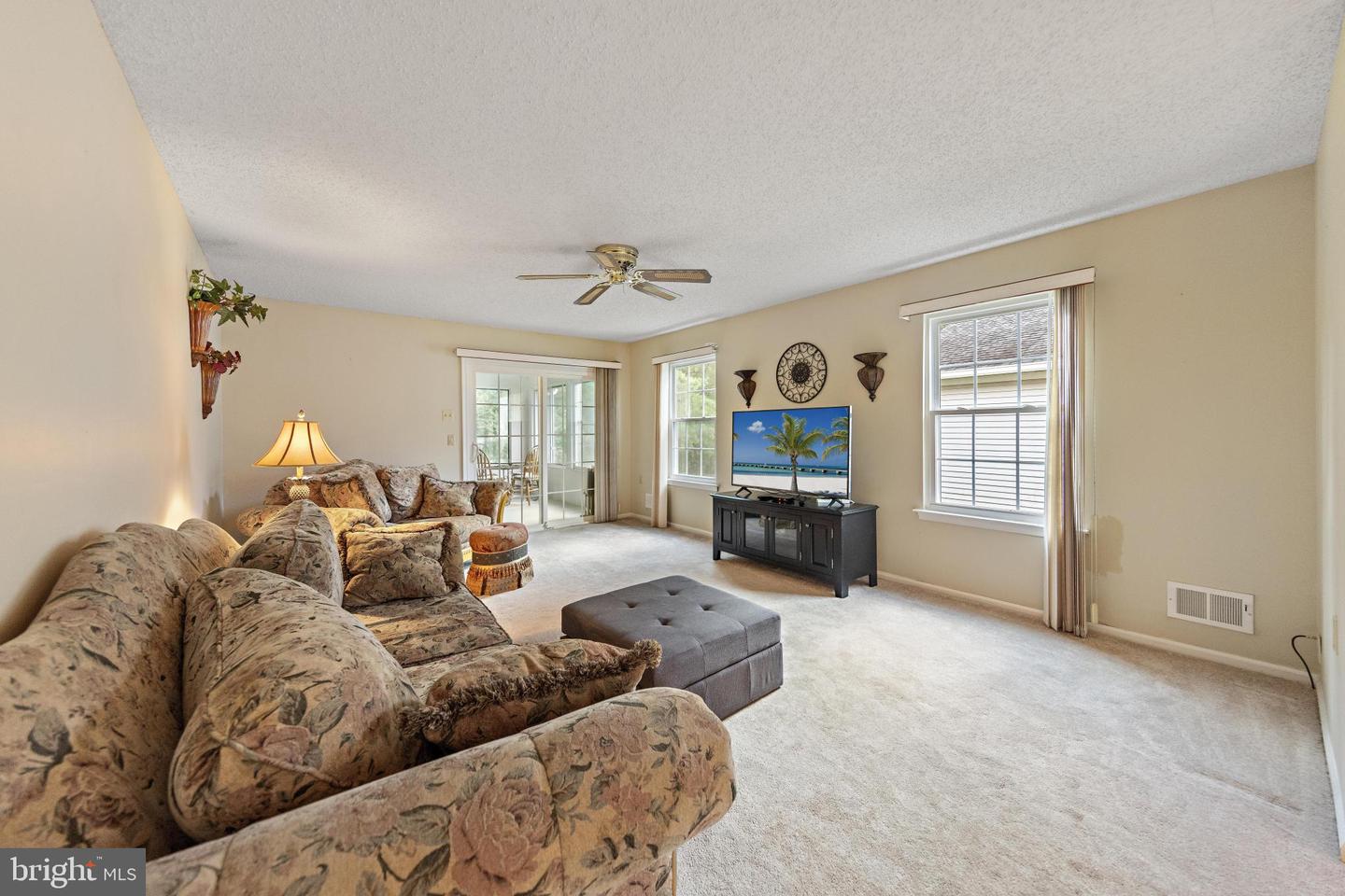 40 Pine Oak Blvd Property Photo 15