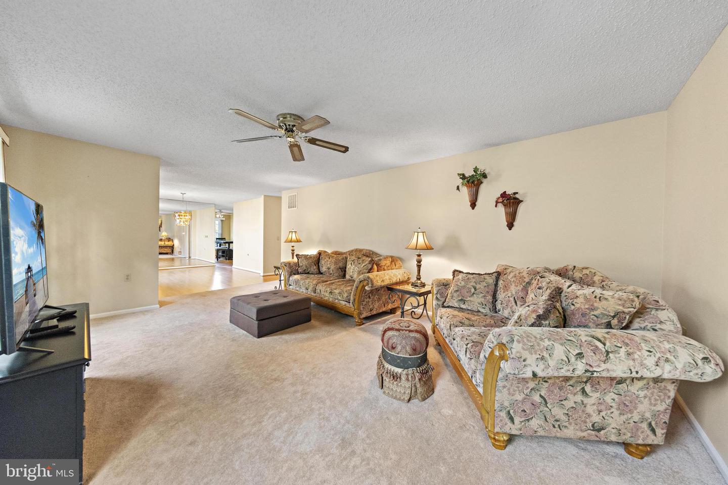 40 Pine Oak Blvd Property Photo 17
