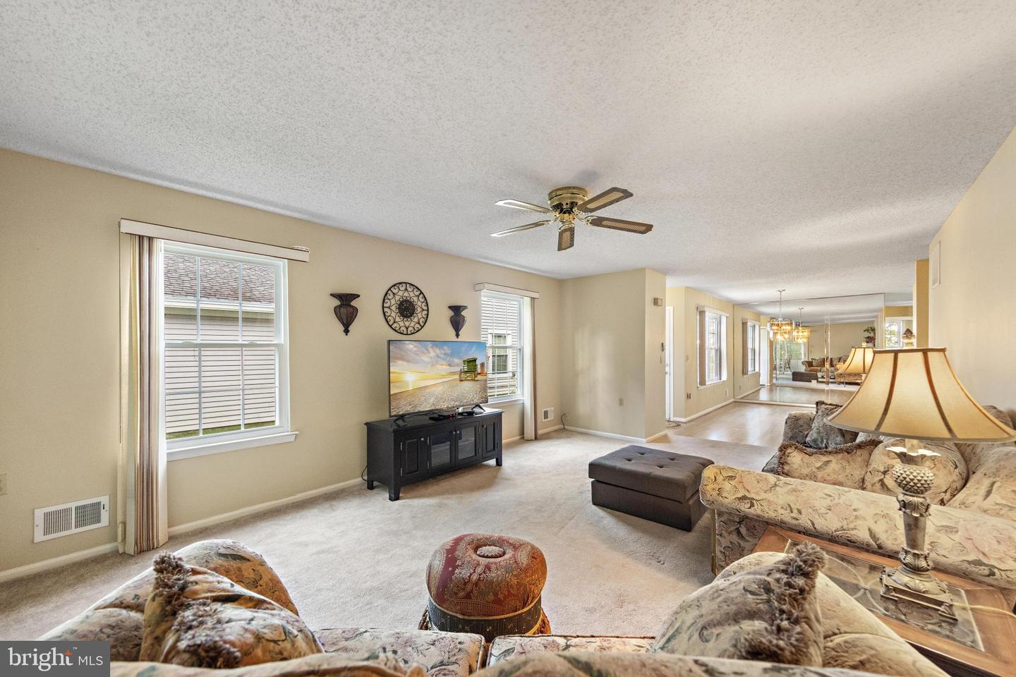 40 Pine Oak Blvd Property Photo 18