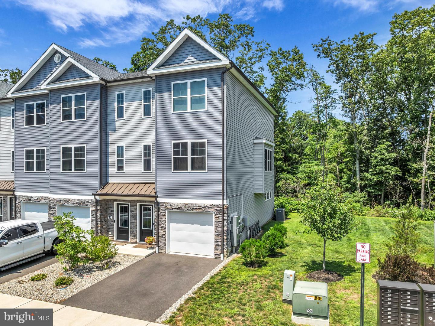 30 Mill Creek Ct Property Photo 2