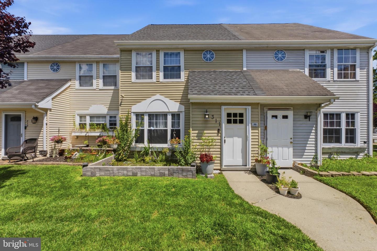311 Beach Plum Ct Property Photo 1