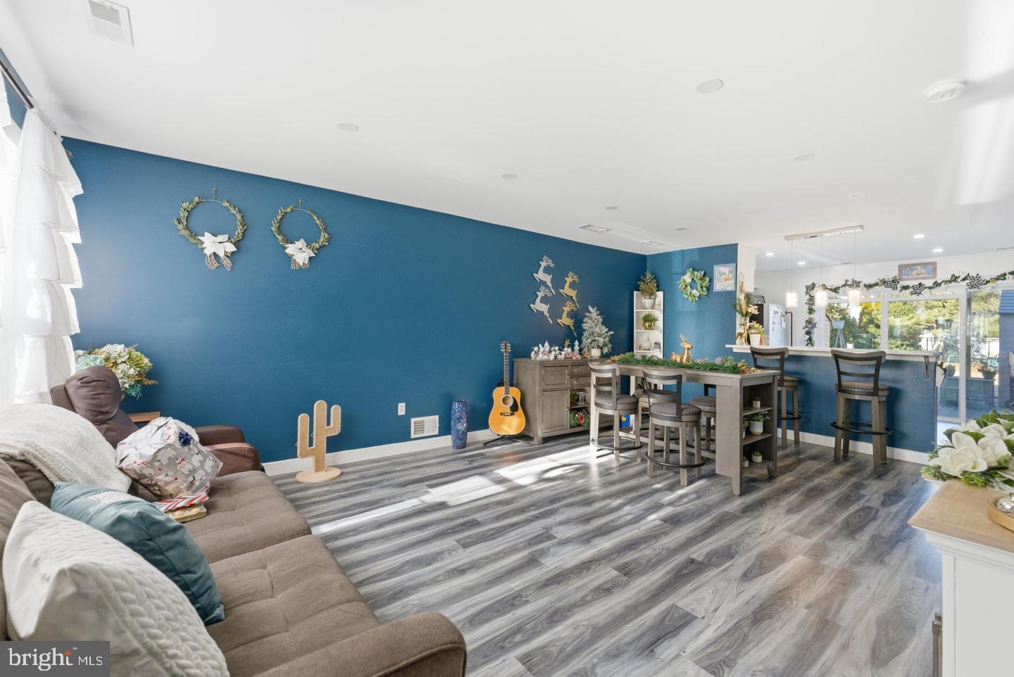 311 Beach Plum Ct Property Photo 4