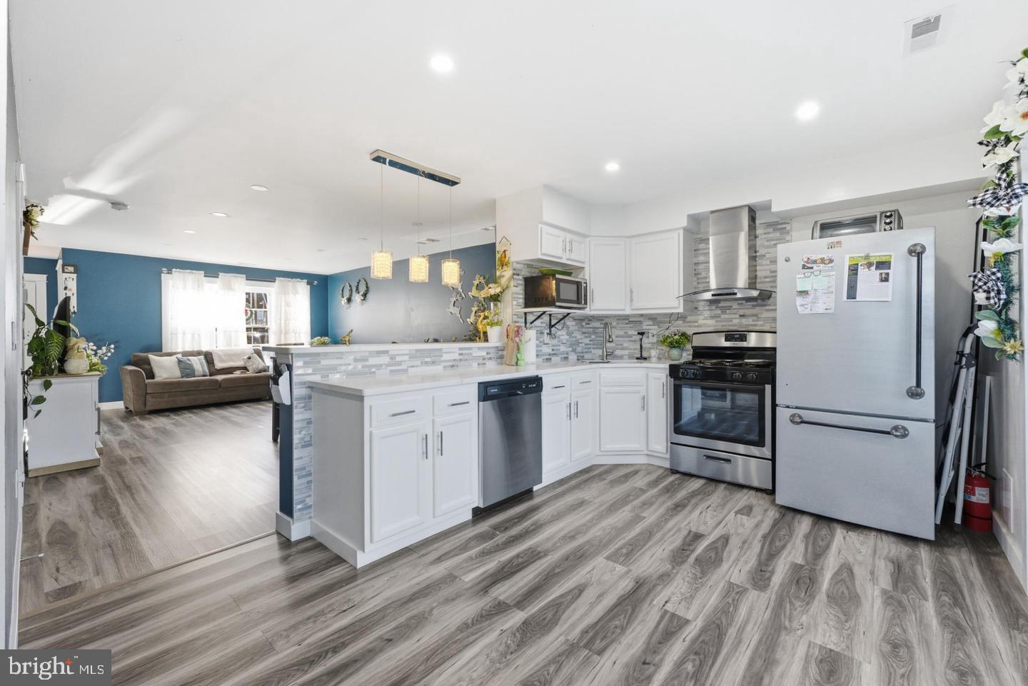 311 Beach Plum Ct Property Photo 7