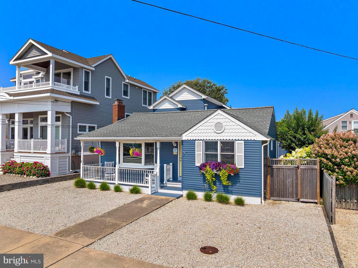 1106 S Beach Ave Property Photo 2