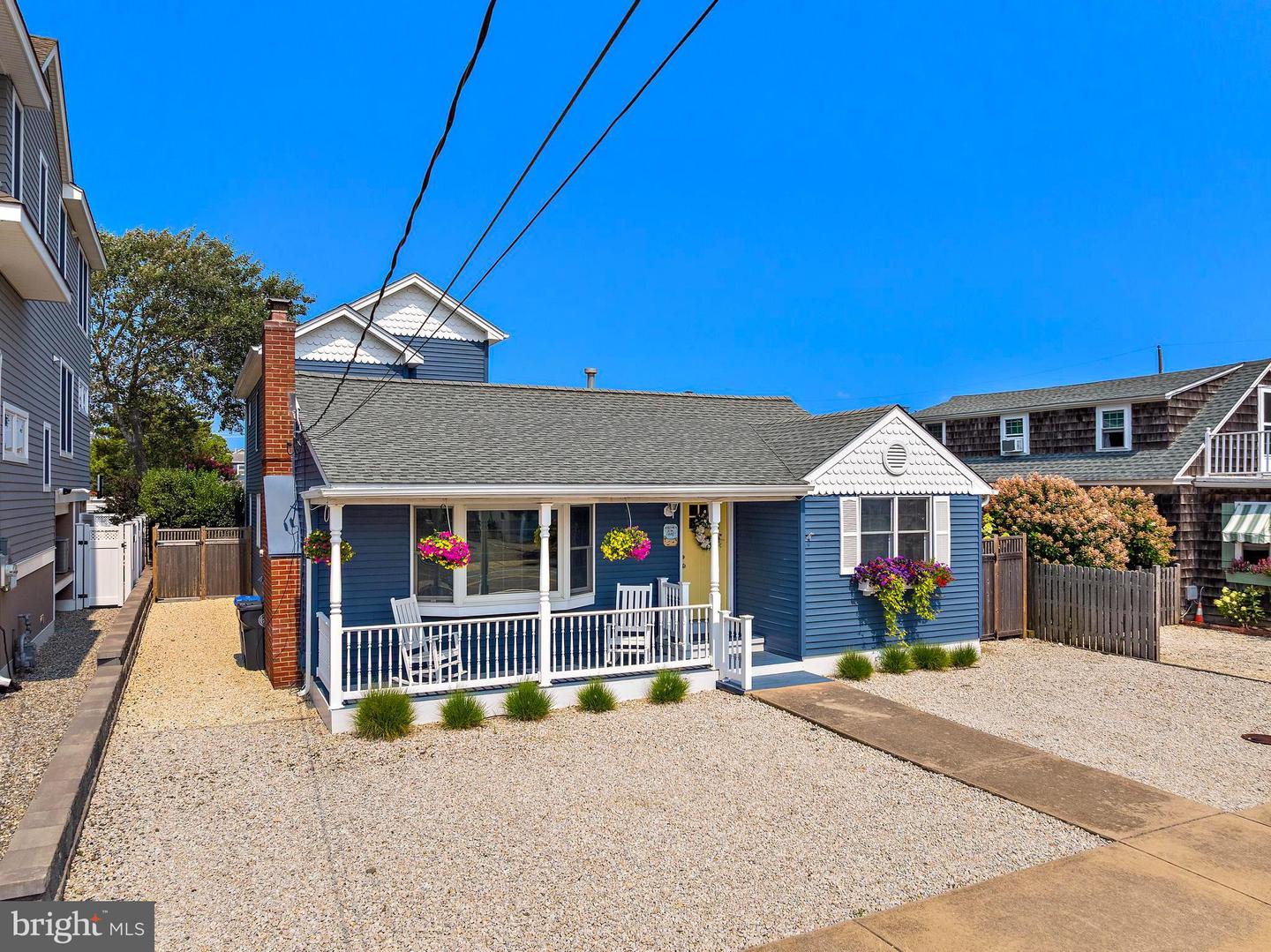 1106 S Beach Ave Property Photo 5