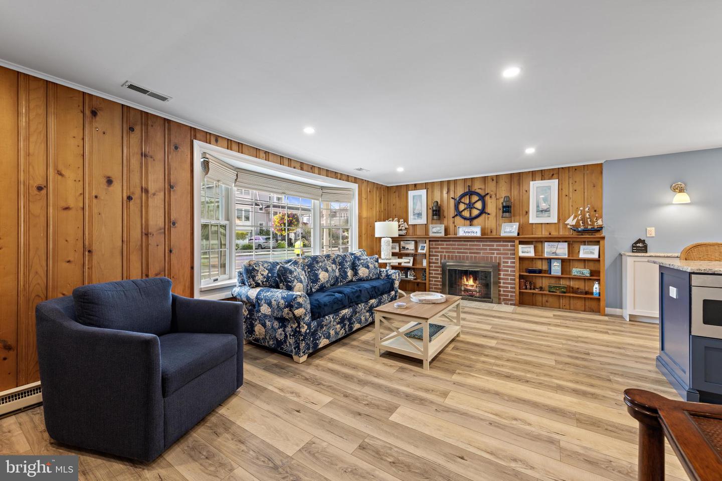 1106 S Beach Ave Property Photo 8