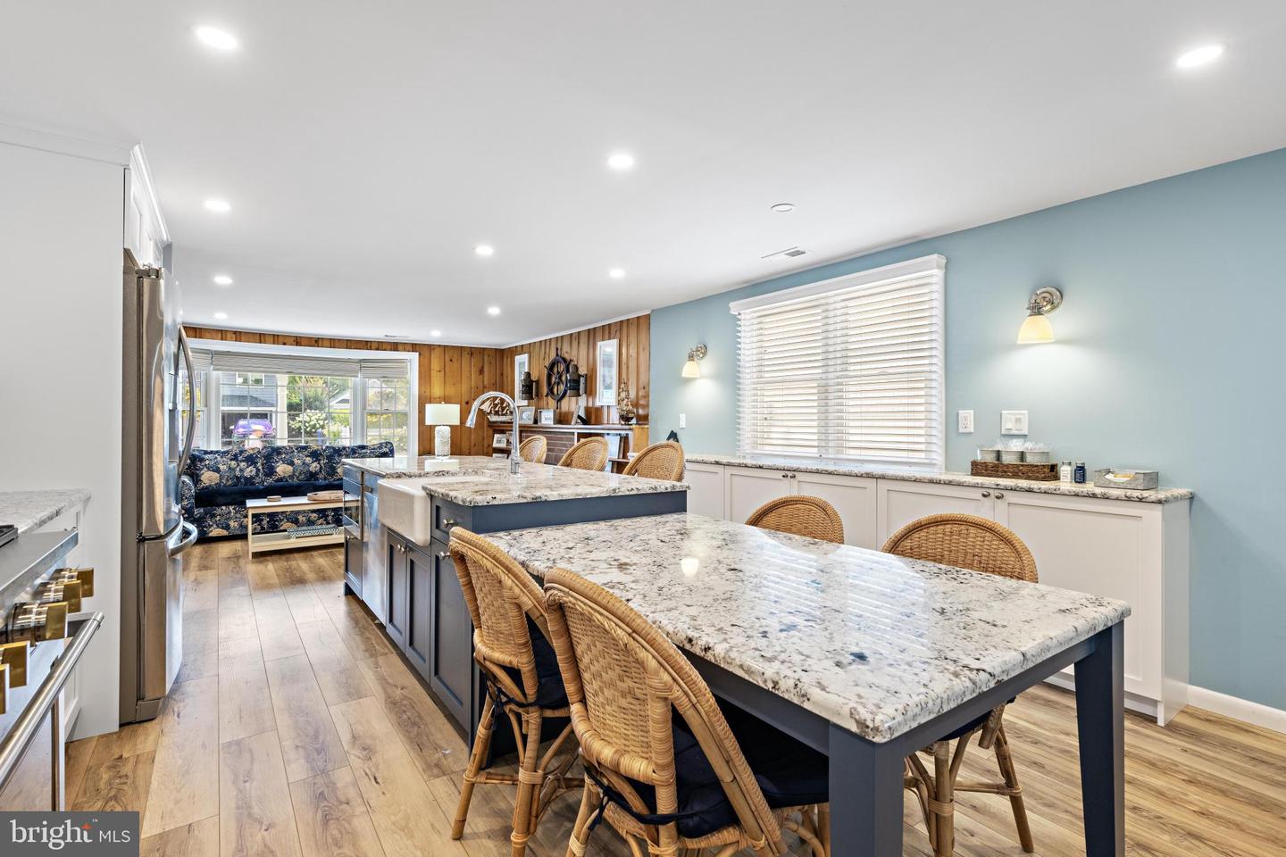 1106 S Beach Ave Property Photo 10