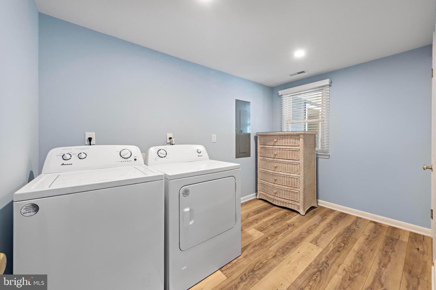 1106 S Beach Ave Property Photo 25