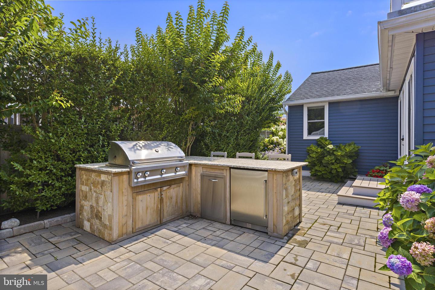 1106 S Beach Ave Property Photo 30