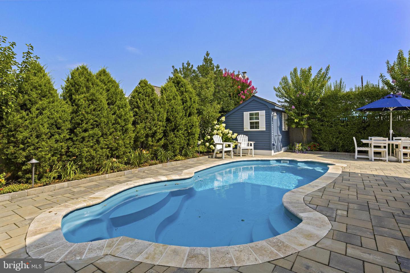 1106 S Beach Ave Property Photo 31