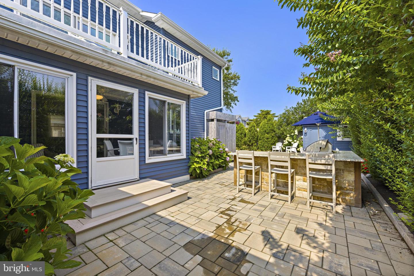 1106 S Beach Ave Property Photo 34
