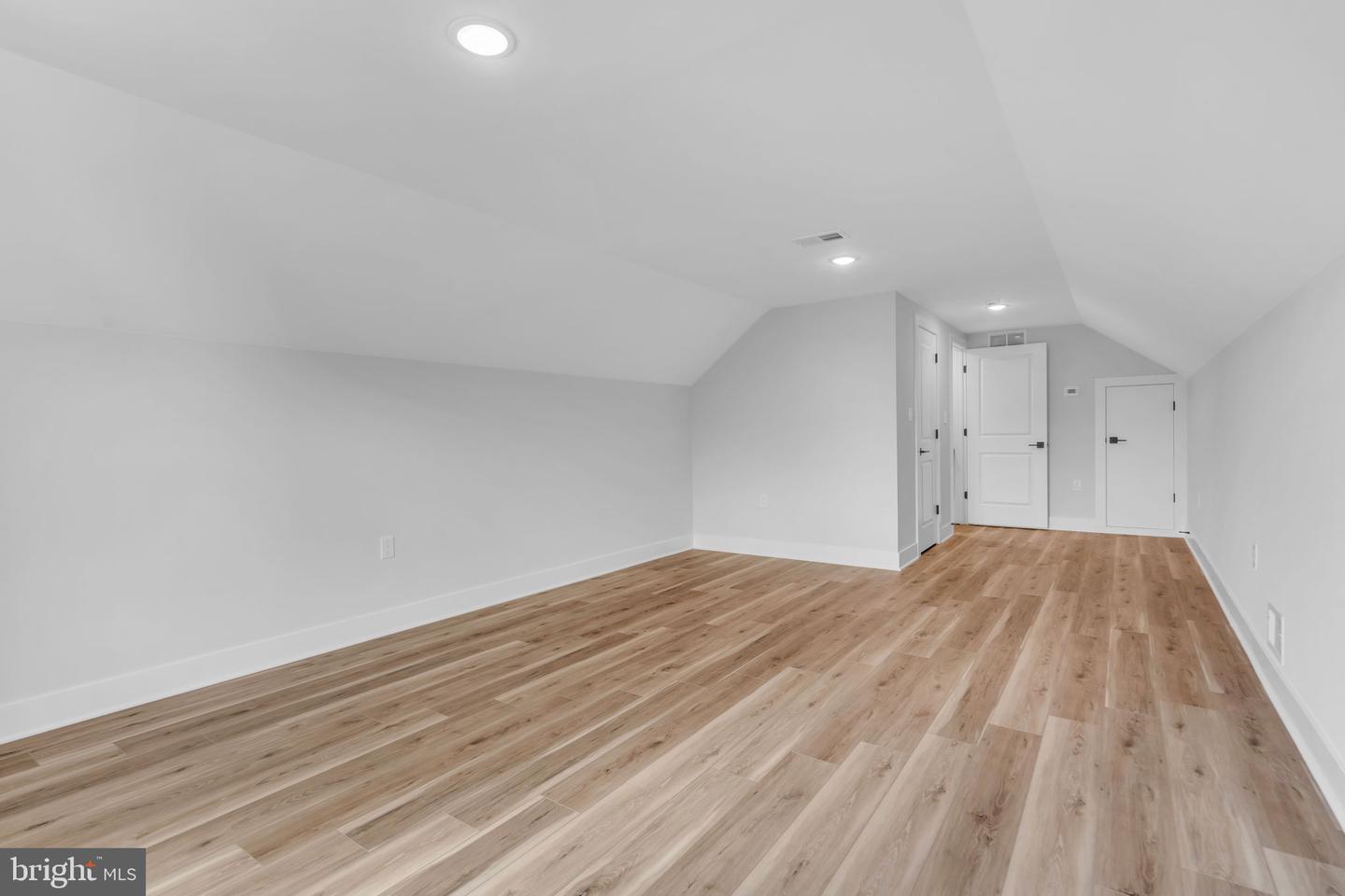 282 Float Ave Property Photo 13