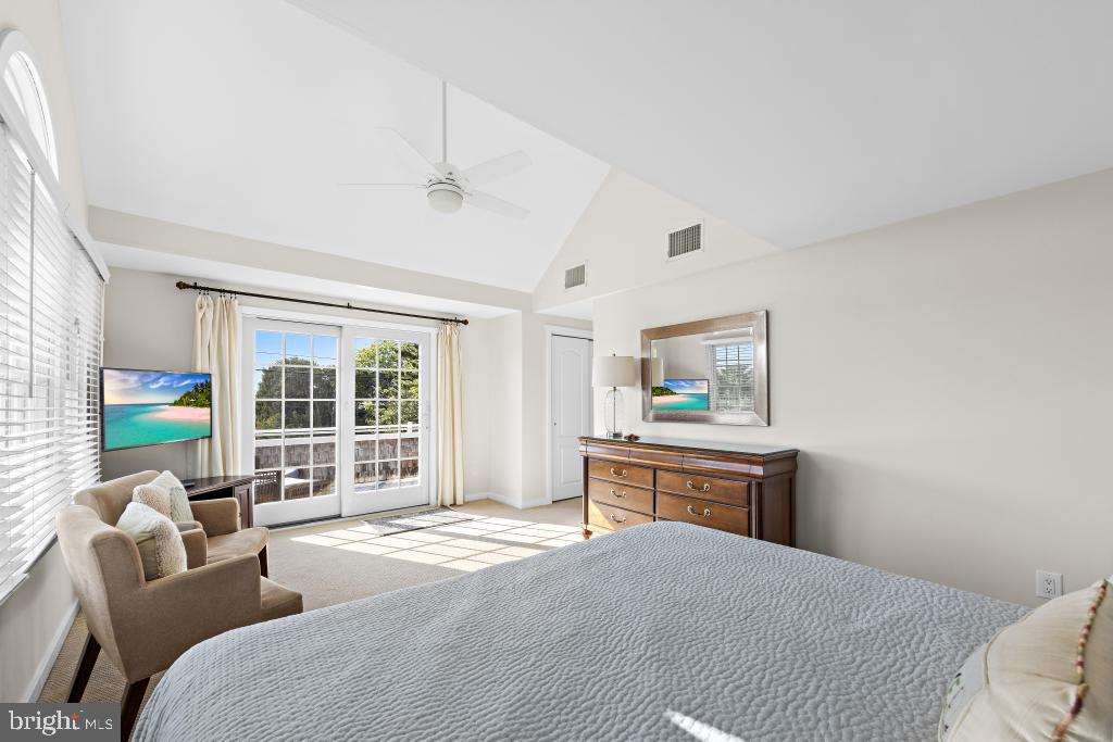 2015 West Ave Property Photo 31
