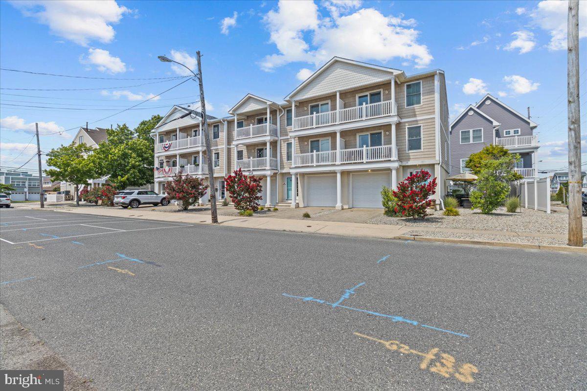 304 Halsey Ave #e Property Photo 4