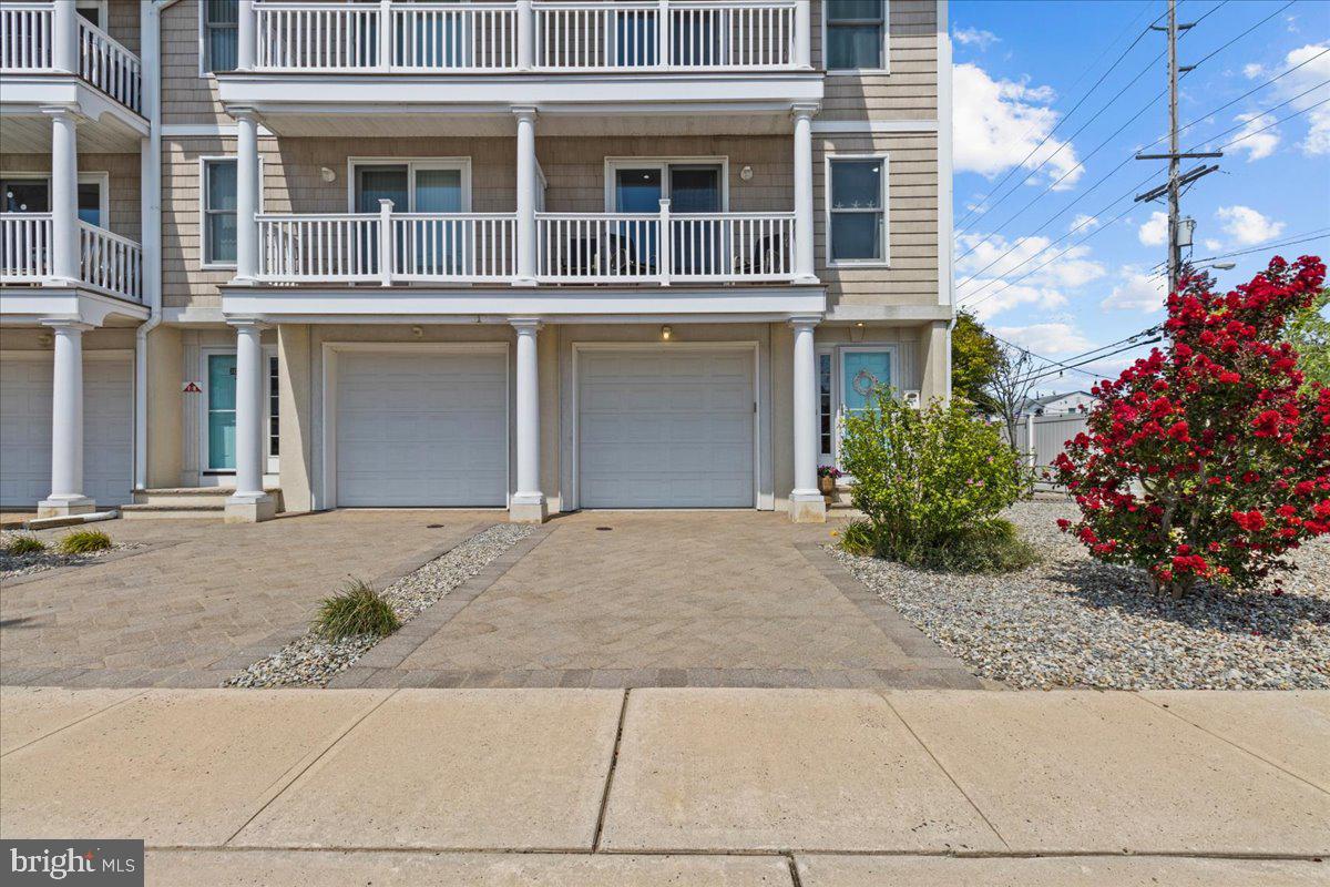 304 Halsey Ave #e Property Photo 6