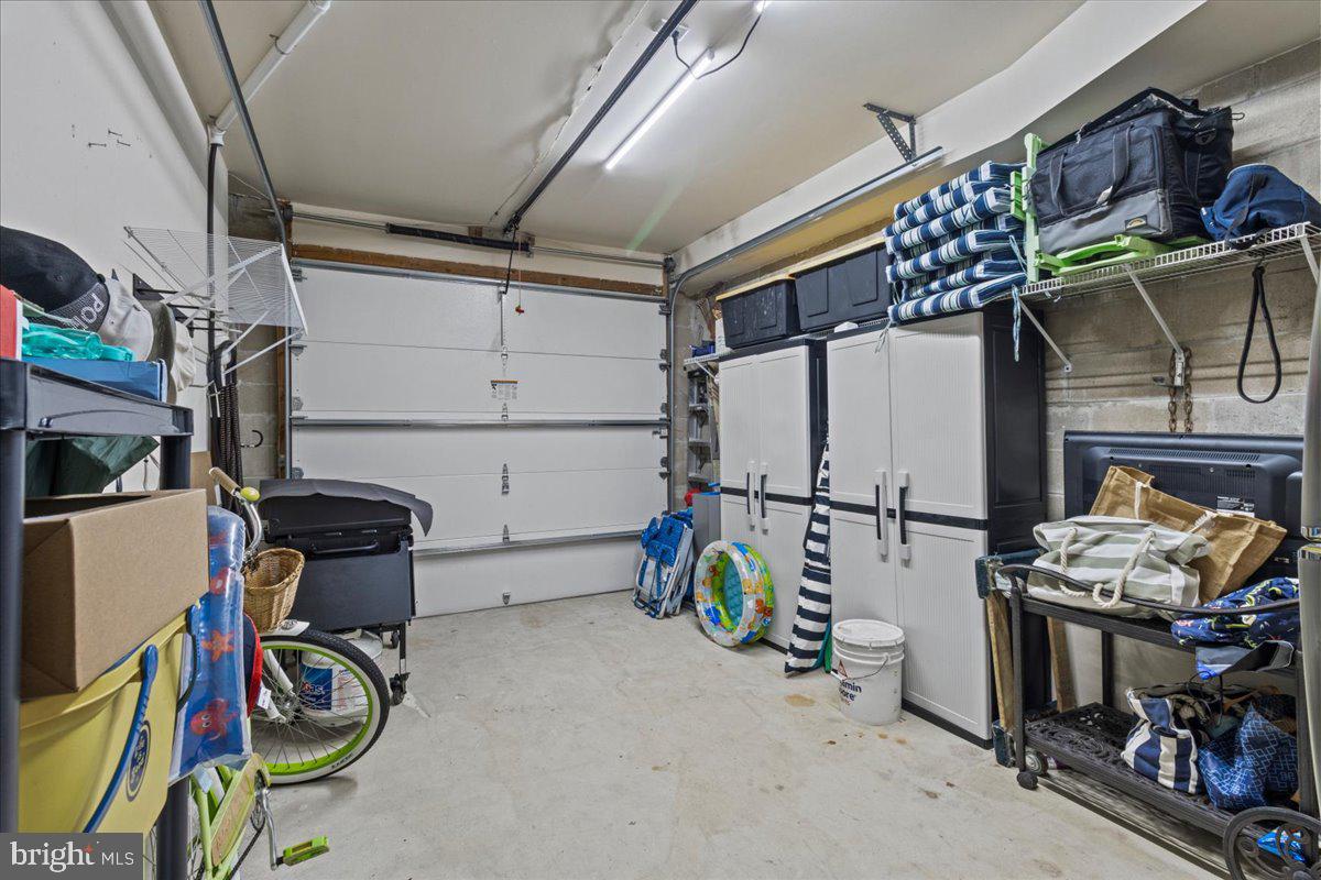304 Halsey Ave #e Property Photo 13
