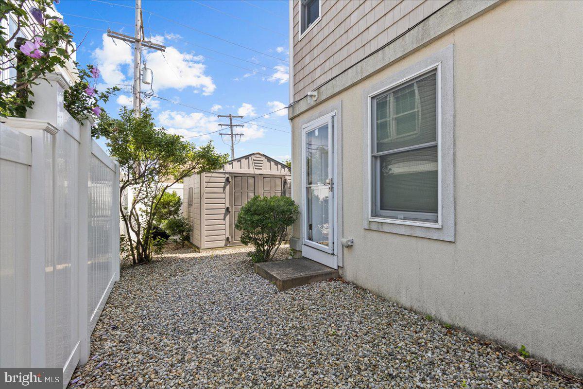 304 Halsey Ave #e Property Photo 58