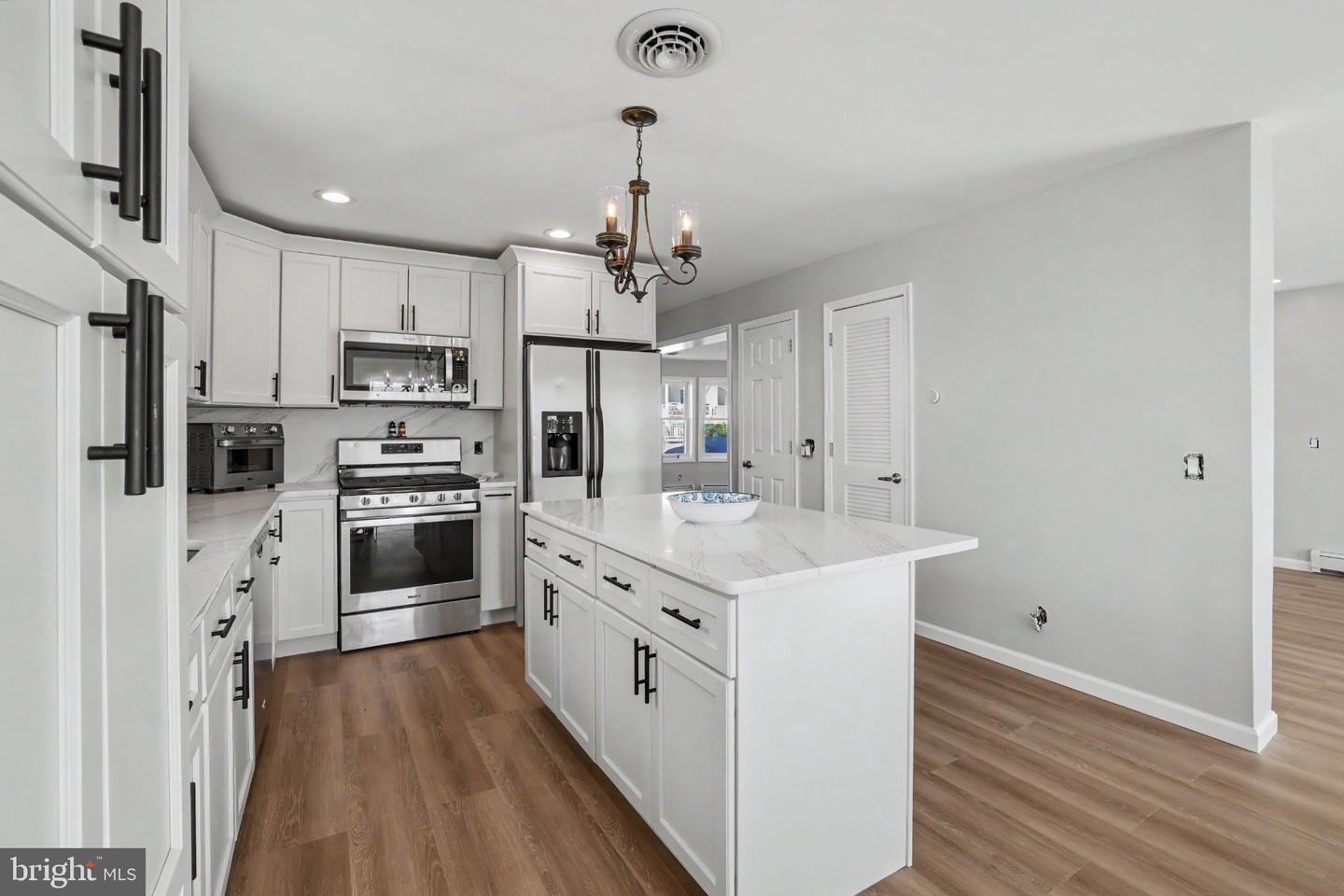 348 Kingfisher Rd Property Photo 15