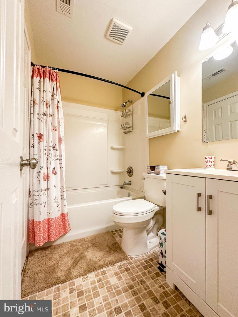 15 Scotch Pine Dr Property Photo 8