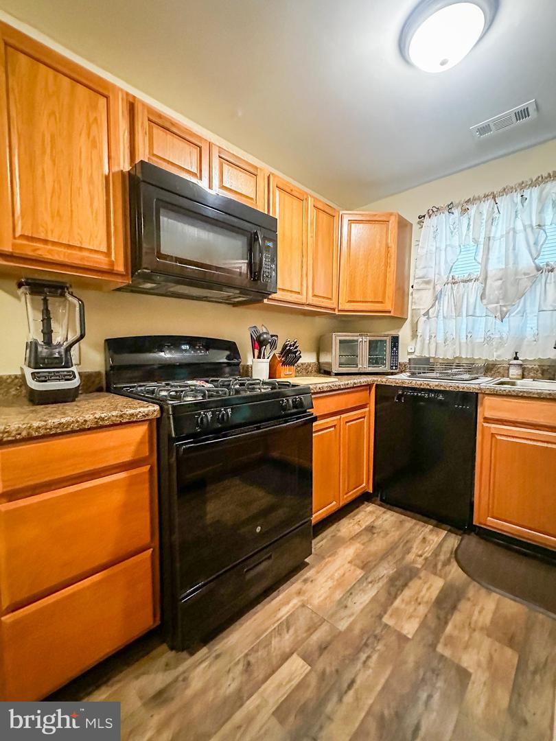 15 Scotch Pine Dr Property Photo 16