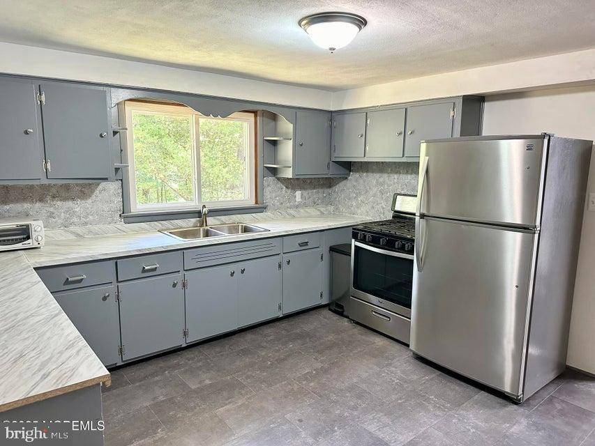 135 S Main St Property Photo 8