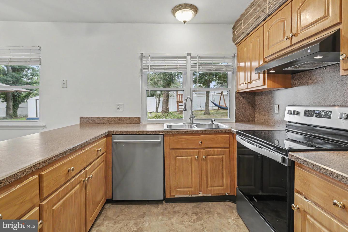 1005 Eastwind Ave Property Photo 32