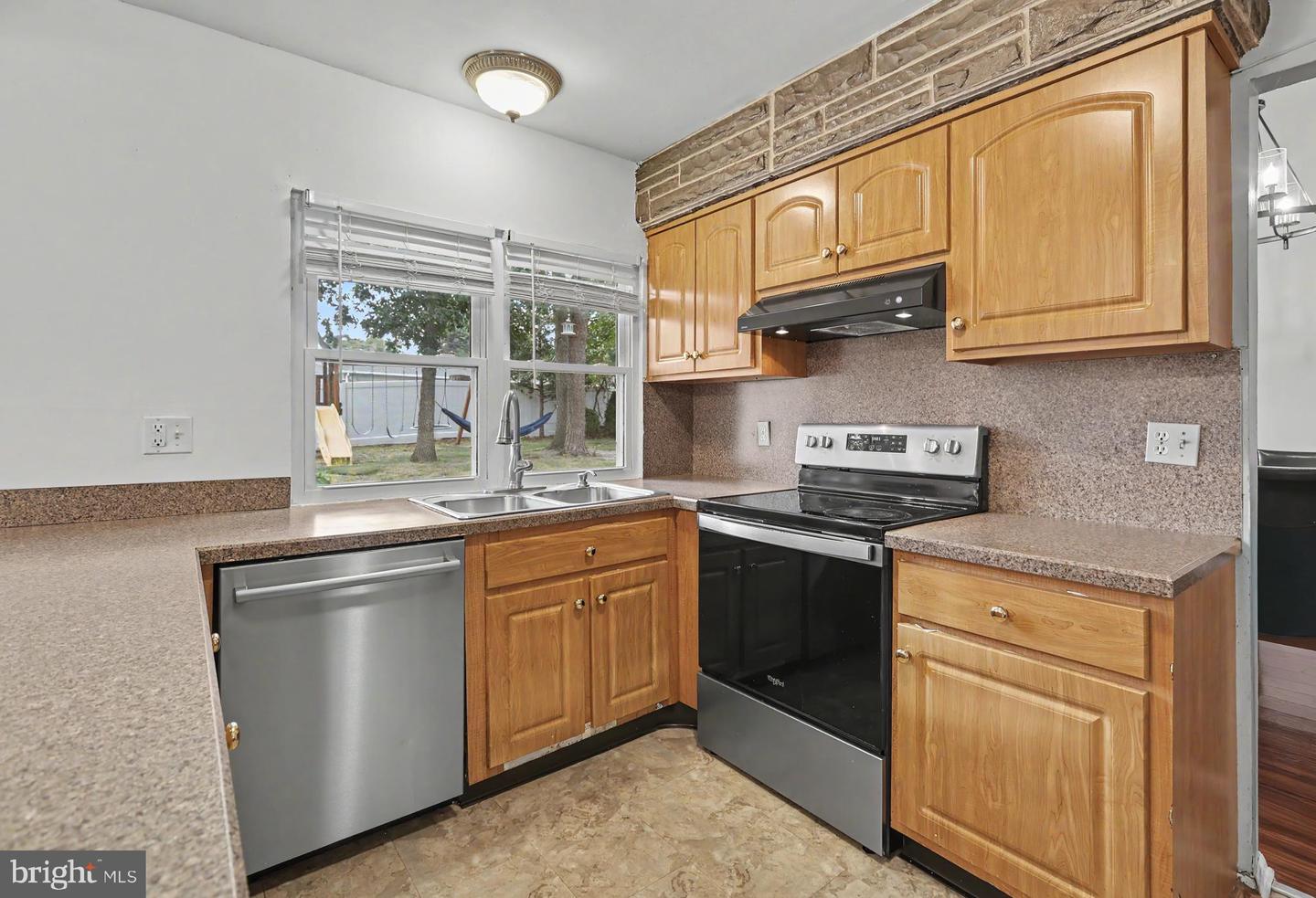 1005 Eastwind Ave Property Photo 33