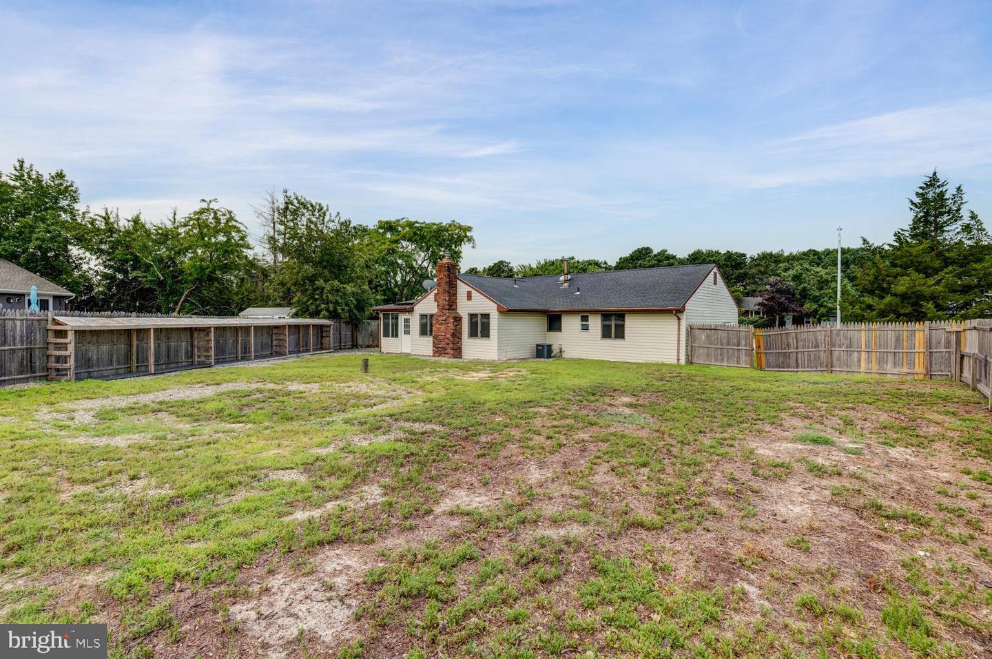 56 Georgetown Blvd Property Photo 3