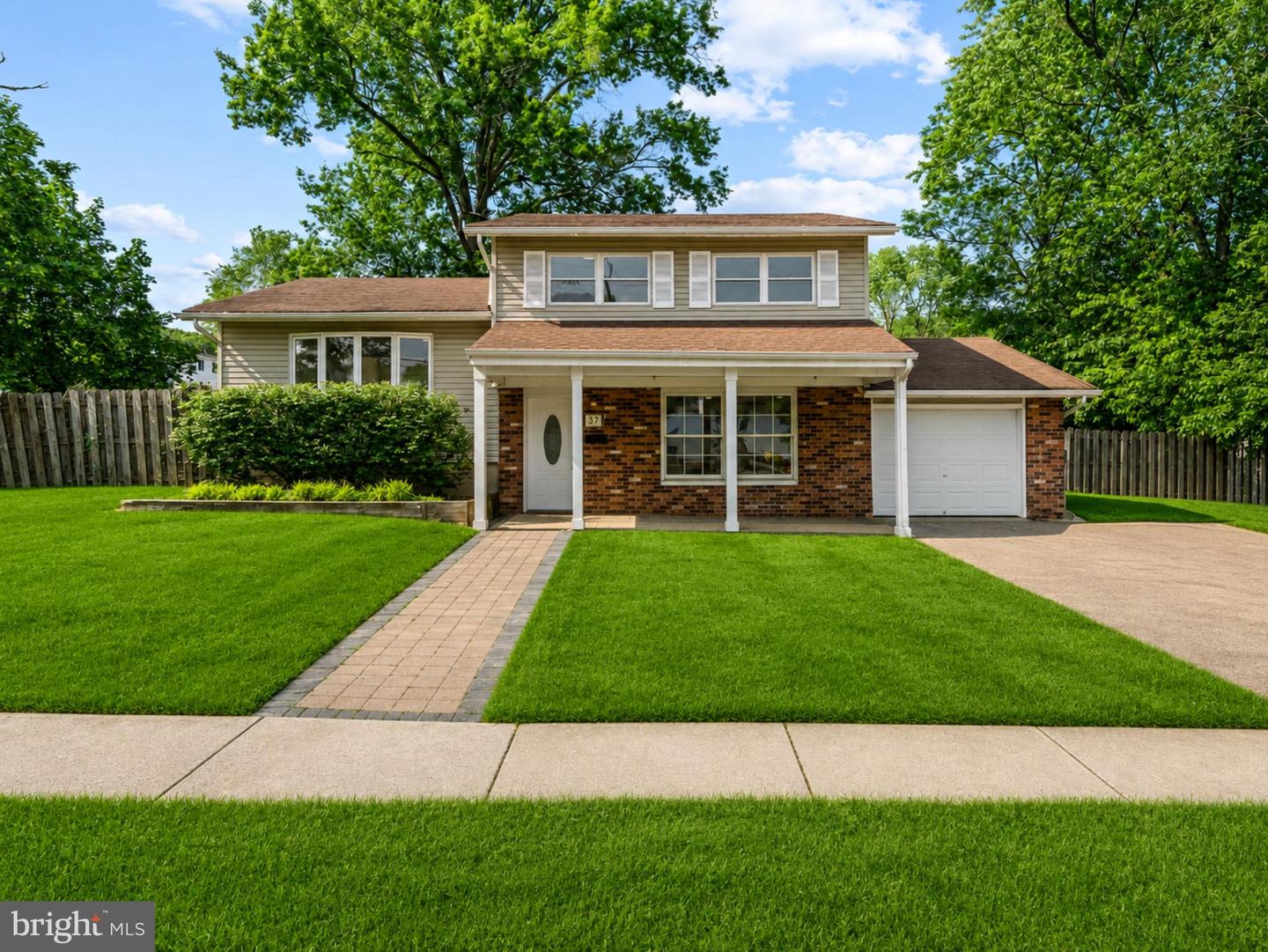 37 BRYANT DR