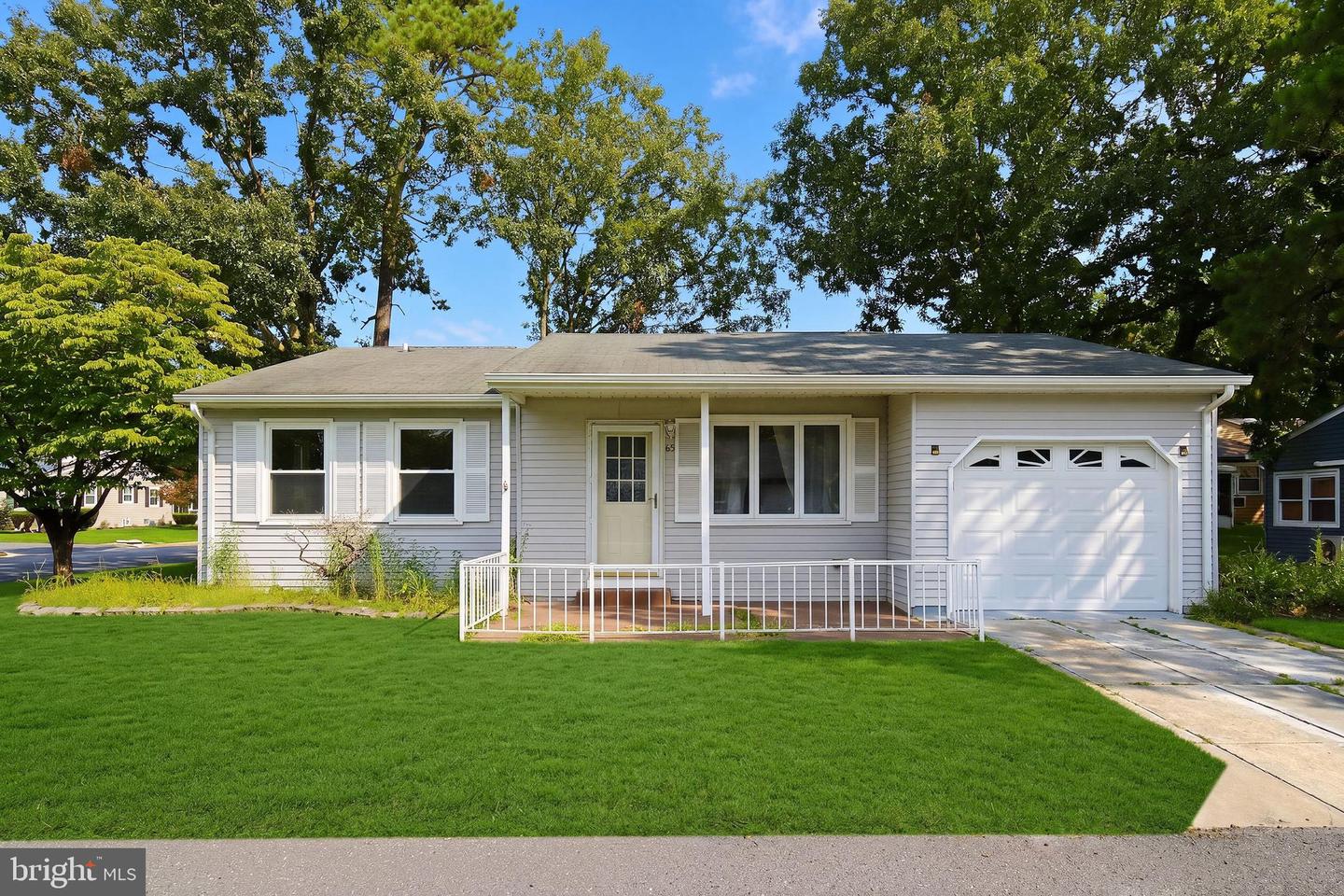 65 Norwalk Ave Property Photo 1