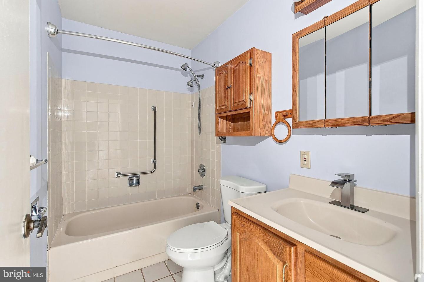 65 Norwalk Ave Property Photo 16