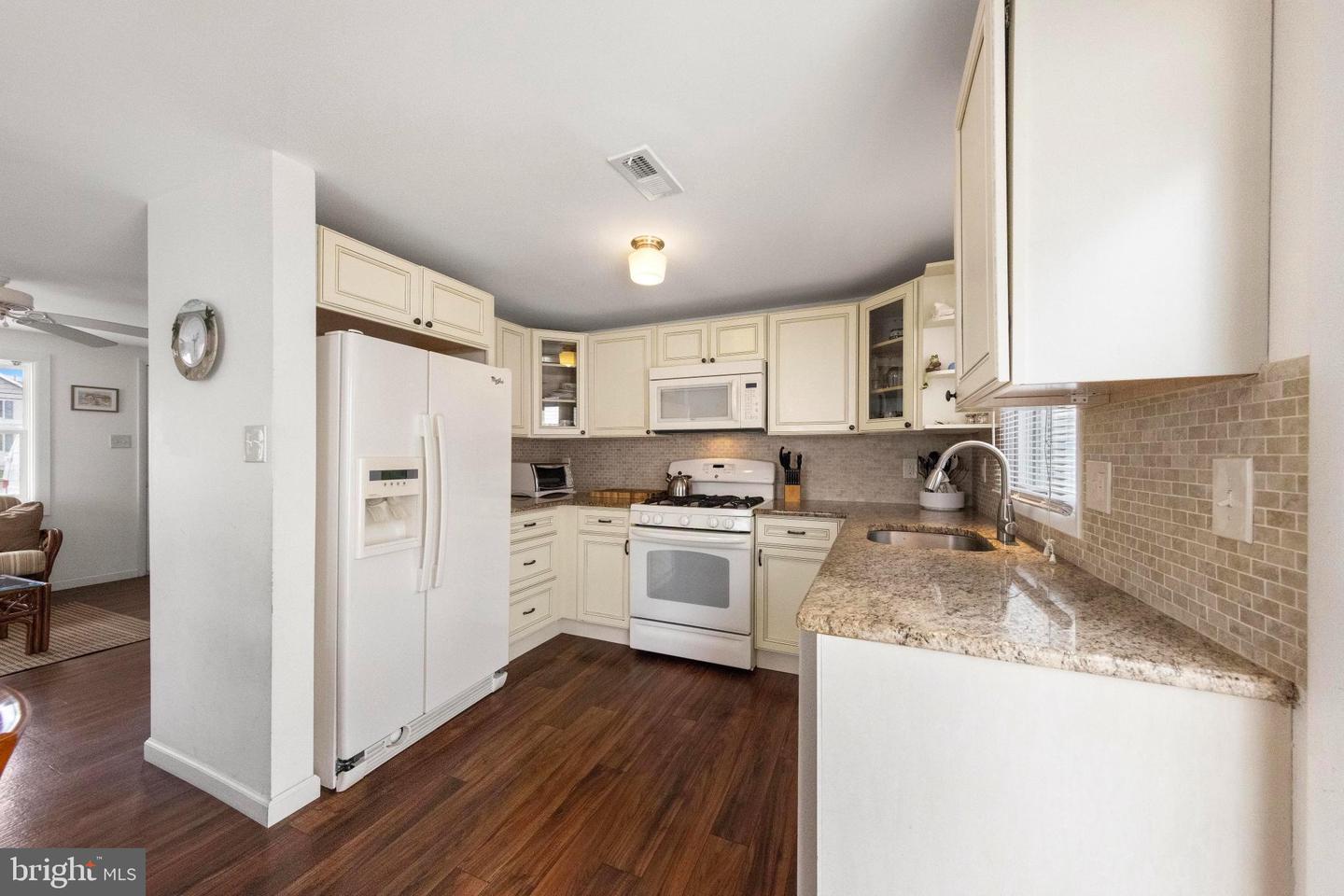 6204 Long Beach Blvd Property Photo 15