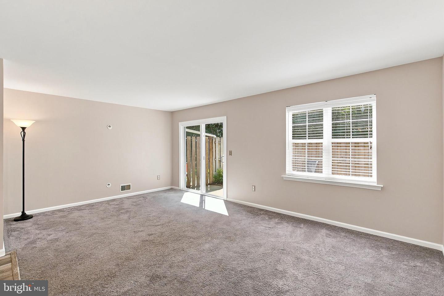 141 Spoonbill Holw Property Photo 12